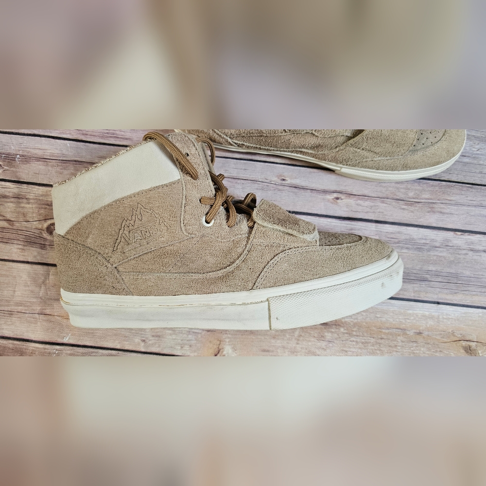 Vans Men's 10 Tan Suede Mtn Edition NWOT